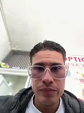 Latin Paisa Boy online show from March 11, 7:42 pm