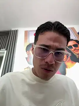 Latin Paisa Boy online show from March 13, 8:37 pm