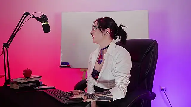 miami 18  online show from April 20, 2:25 am