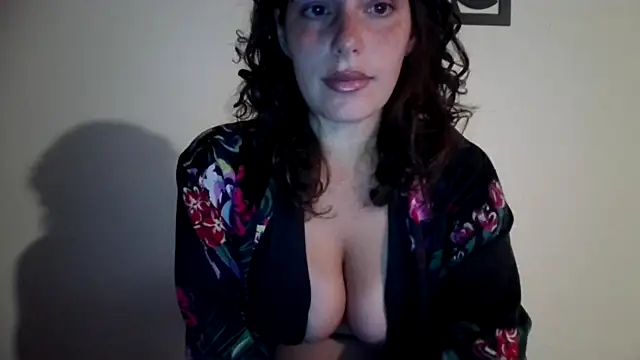 freckledbelle online show from February 6, 11:52 pm