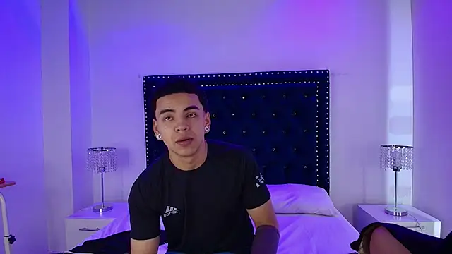 Jaden and sofia online show from April 22, 3:31 am