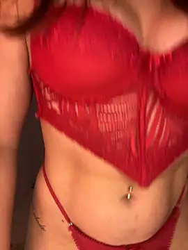 Snapshot of Isisbennett chatting on April 29, 1:10 am Isisbennett online show from April 29, 1:10 am