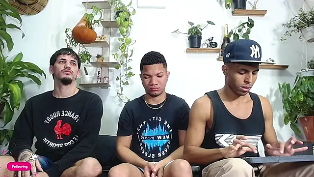 Interracial Snow Bunny online show from April 21, 6:23 pm