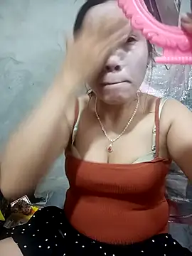 yeutinh00 online show from March 3, 1:45 am