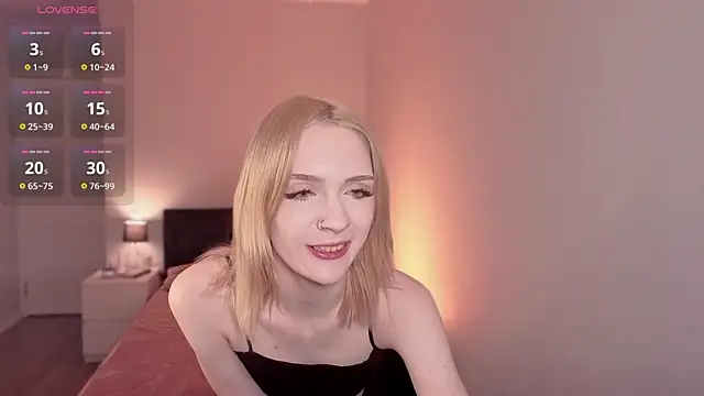 lily moony online show from April 5, 5:48 am