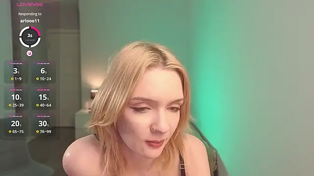 lily moony online show from May 10, 11:54 pm