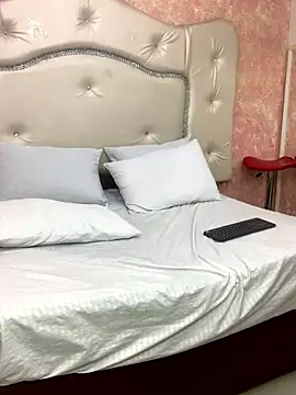 KarlyAndDavey online show from January 12, 7:41 pm