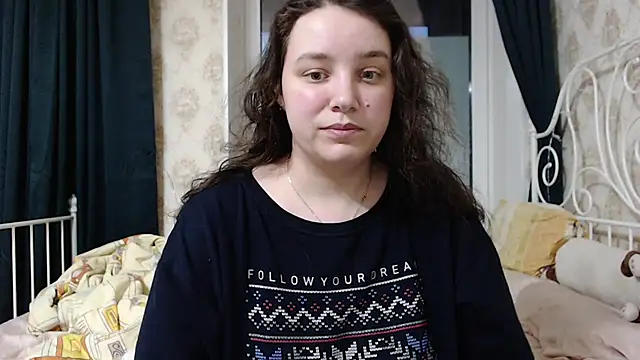 AmazingAllice online show from February 8, 3:04 pm