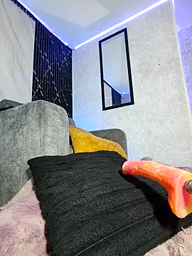 Isis Hot   online show from April 22, 11:34 am