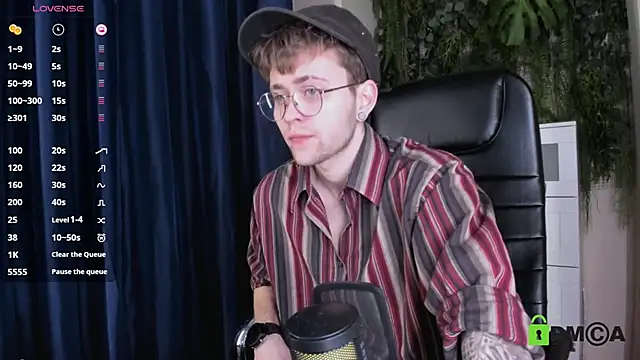 Snapshot of Tomas_Norton chatting on March 13, 3:18 pm Tomas Norton online show from March 13, 3:18 pm