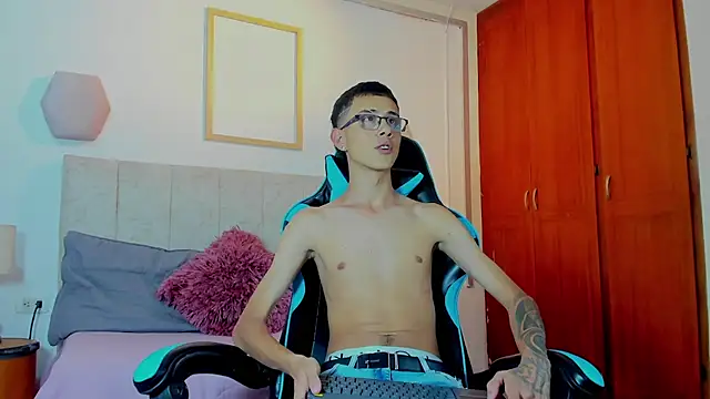 asher lux online show from March 31, 9:59 pm