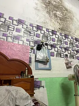 Faded pink online show from March 9, 6:17 am