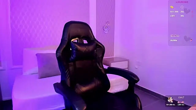 nina desire  online show from March 13, 7:09 pm