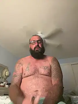 Snapshot of alphareign85 chatting on July 20, 1:53 am alphareign85 online show from July 20, 1:53 am