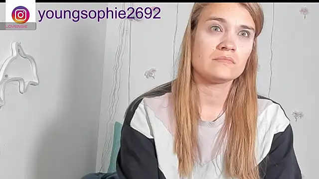 Snapshot of YoungSophie chatting on May 15, 4:58 pm YoungSophie online show from May 15, 4:58 pm