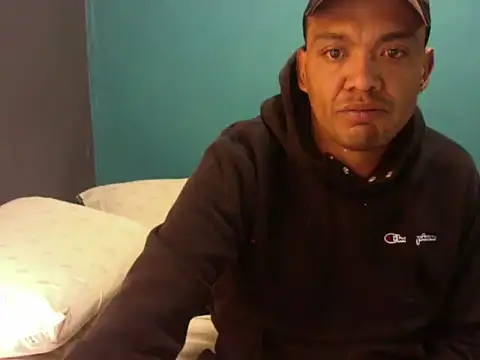 latinomoreno95 online show from January 9, 5:26 pm