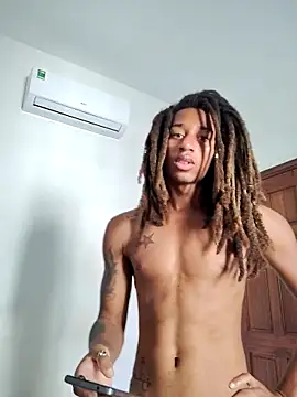 Snapshot of InfernalHazze chatting on February 20, 1:02 am InfernalHazze online show from February 20, 1:02 am