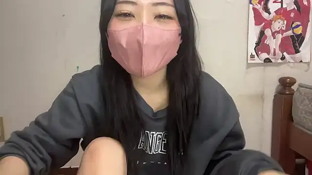 Snapshot of Sena_o0 chatting on February 5, 10:47 pm Sena o0 online show from February 5, 10:47 pm