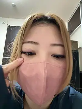 Snapshot of Sena_o0 chatting on March 12, 2:23 pm Sena o0 online show from March 12, 2:23 pm