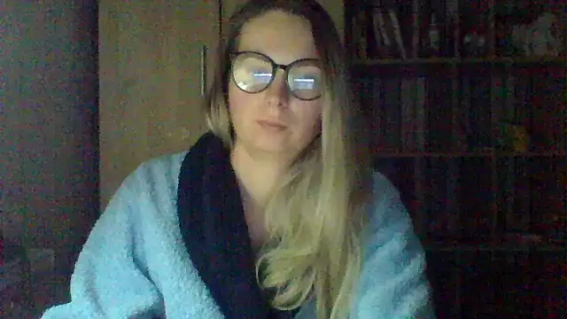 VikiLove765 online show from February 10, 4:16 am