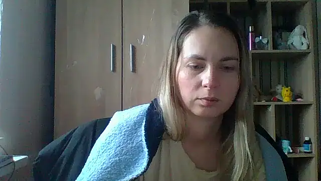 VikiLove765 online show from February 26, 7:40 am