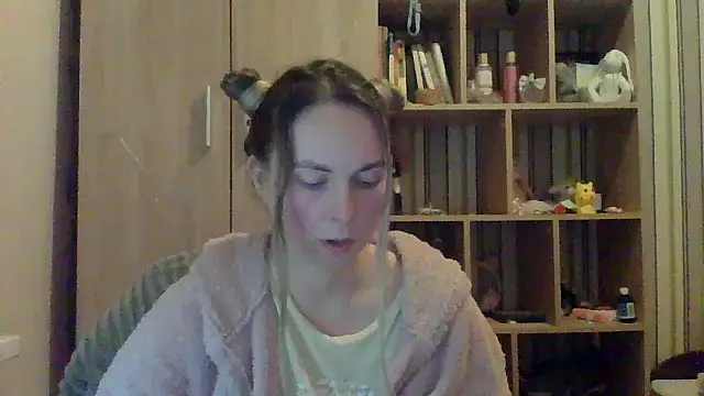 VikiLove765 online show from February 28, 6:20 pm