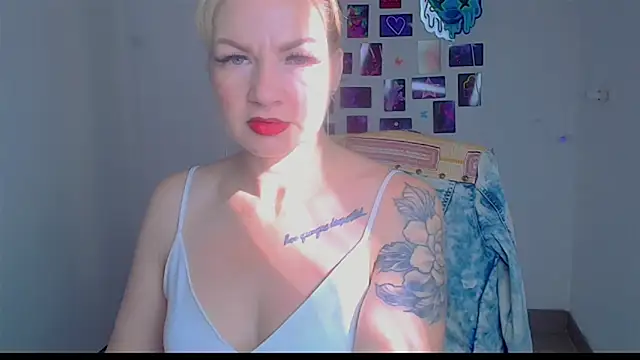 Snapshot of Madonna_Fire chatting on May 11, 5:46 am Madonna Fire online show from May 11, 5:46 am