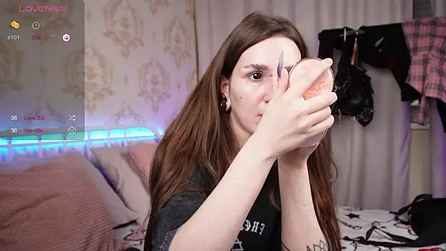 Alice Goth online show from January 19, 3:43 am