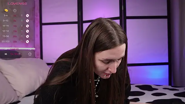 Alice Goth online show from March 8, 8:40 am