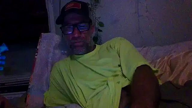 Snapshot of tittycum3636 chatting on July 18, 5:00 am tittycum3636 online show from July 18, 5:00 am