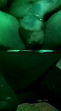 Snapshot of Robikabig20 chatting on December 8, 4:04 am Robikabig20 online show from December 8, 4:04 am