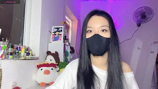Snapshot of Tieu-May chatting on April 24, 9:23 am Tieu-May online show from April 24, 9:23 am
