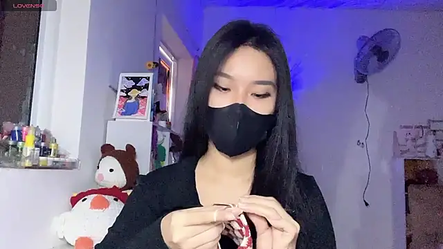 Snapshot of Tieu-May chatting on April 25, 8:50 am Tieu-May online show from April 25, 8:50 am