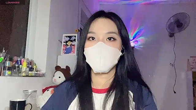 Snapshot of Tieu-May chatting on April 26, 8:50 pm Tieu-May online show from April 26, 8:50 pm