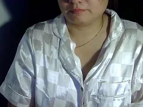 Snapshot of Sarah_no_land chatting on July 13, 3:15 pm Sarah no land online show from July 13, 3:15 pm