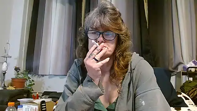 ladylavende3 online show from March 13, 6:05 am