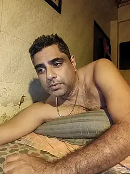 Snapshot of hardnhornybull chatting on July 28, 6:42 pm hardnhornybull online show from July 28, 6:42 pm