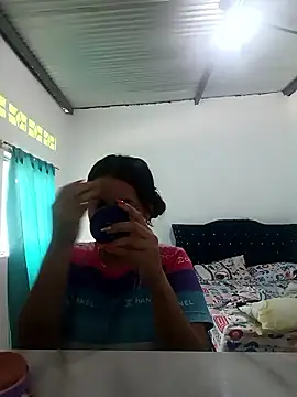 zaraluxx1 online show from January 8, 6:43 pm