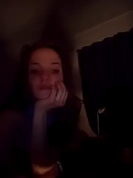 Snapshot of mishell26pc chatting on April 5, 3:26 am mishell26pc online show from April 5, 3:26 am