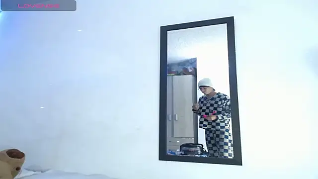 YourSecretCraving online show from March 6, 5:31 pm