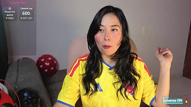 Snapshot of LolaOpalX chatting on June 18, 12:00 am LolaOpalX online show from June 18, 12:00 am