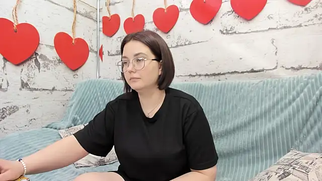 Snapshot of Sweetie_Rozzy chatting on May 4, 1:23 am Sweetie Rozzy online show from May 4, 1:23 am
