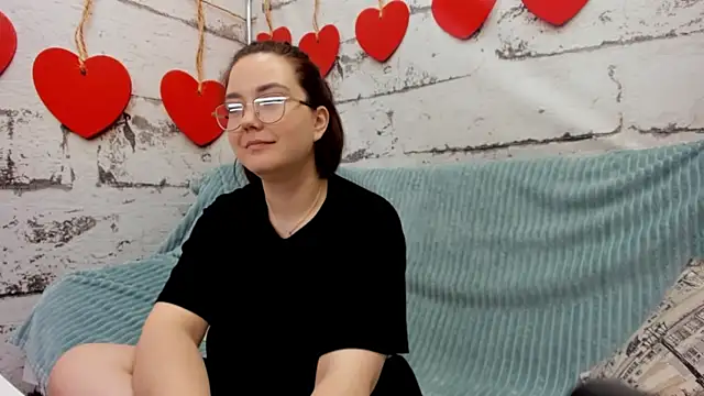 Snapshot of Sweetie_Rozzy chatting on May 8, 1:33 am Sweetie Rozzy online show from May 8, 1:33 am