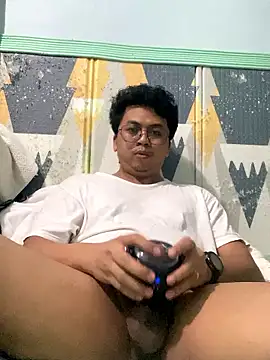 uyyumm online show from February 17, 10:01 am