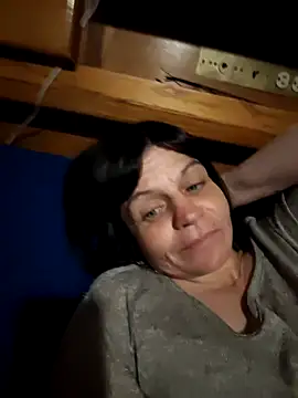 Petitegreeneyez69 online show from February 10, 9:57 am