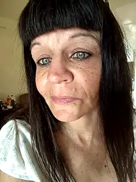 Petitegreeneyez69 online show from March 16, 12:27 am