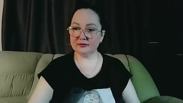 Snapshot of infinity_loveliness chatting on May 2, 8:30 am infinity loveliness online show from May 2, 8:30 am