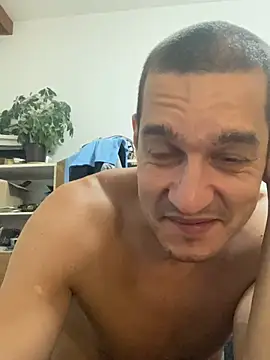 Snapshot of slabyhrac chatting on June 19, 1:43 am slabyhrac online show from June 19, 1:43 am