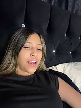 vicky bass  online show from March 27, 11:26 pm