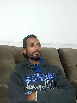 Snapshot of moreno_alpha_br chatting on June 27, 10:37 pm moreno alpha br online show from June 27, 10:37 pm